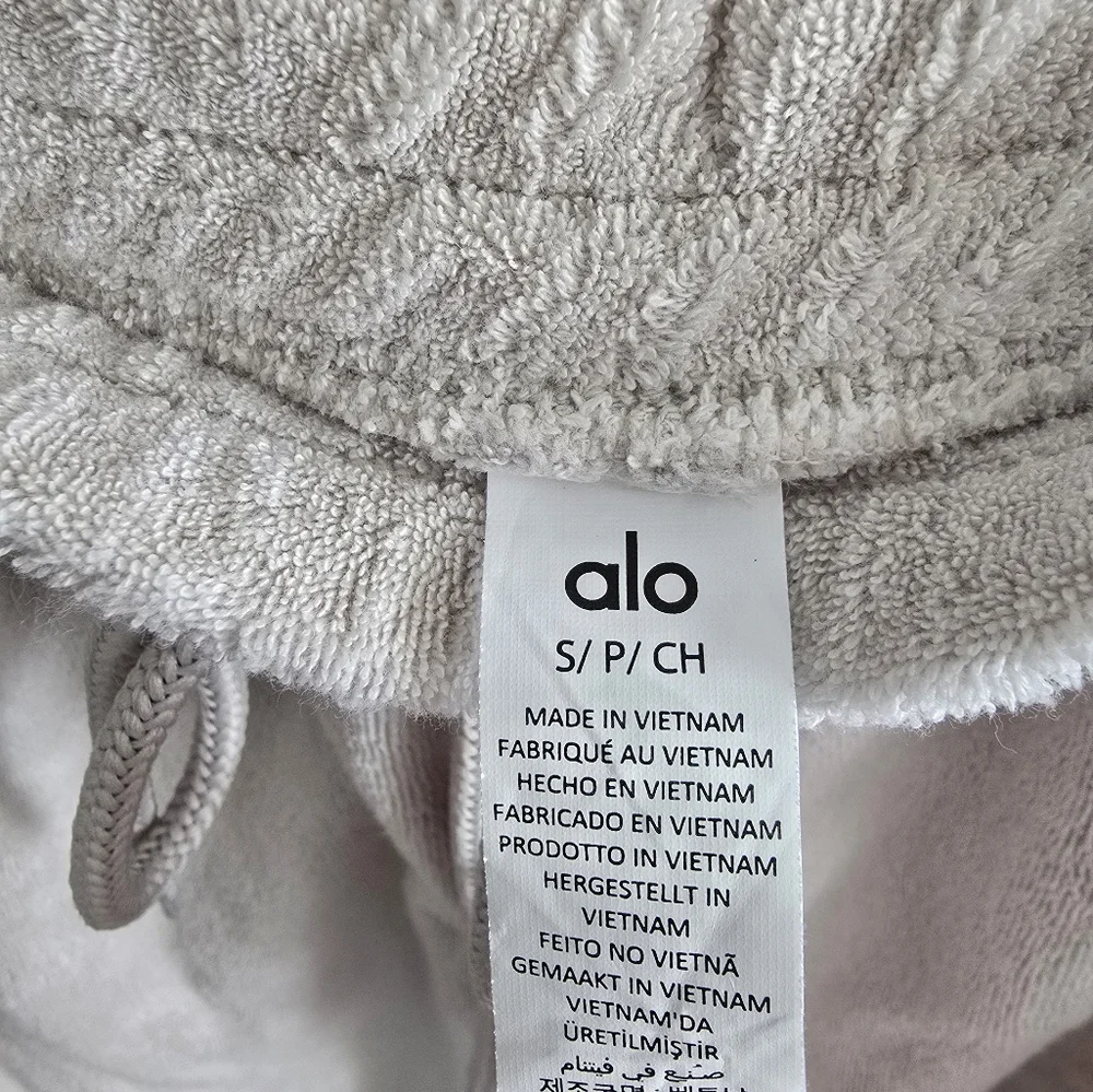NWT Alo Yoga Coastal Terry Shirt and Short Set Bone Small - Picture 10 of 10